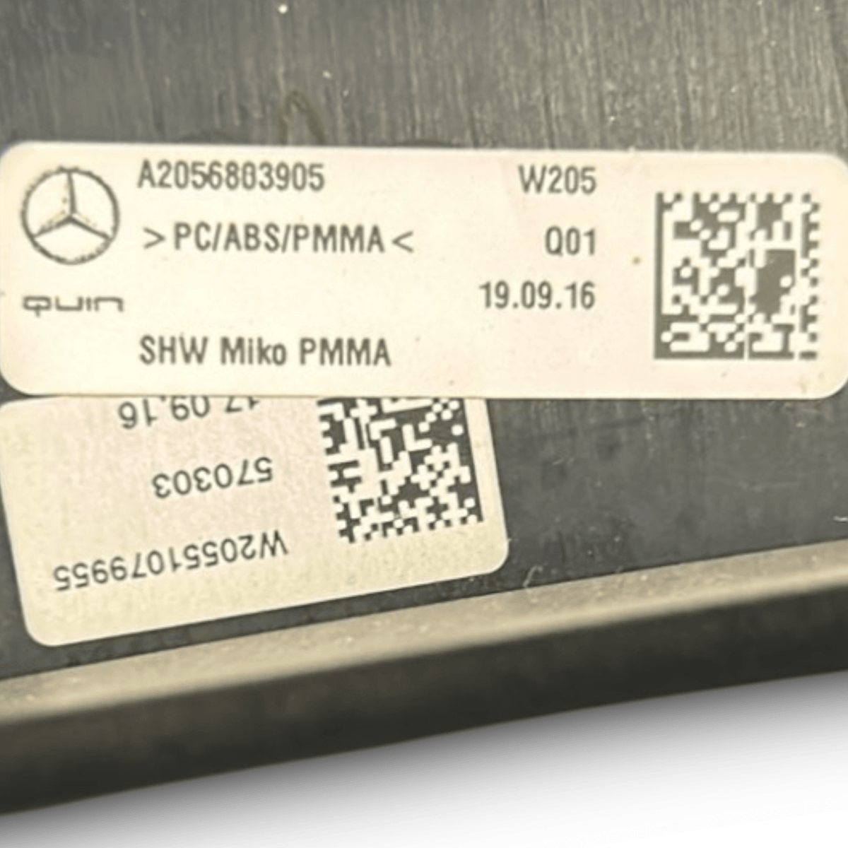 Rivestimento Console centrale Mercedes Benz Classe C W205 (2014 > 2021) cod:A2056803905 + Bocchette Aria - F&P CRASH SRLS - Ricambi Usati