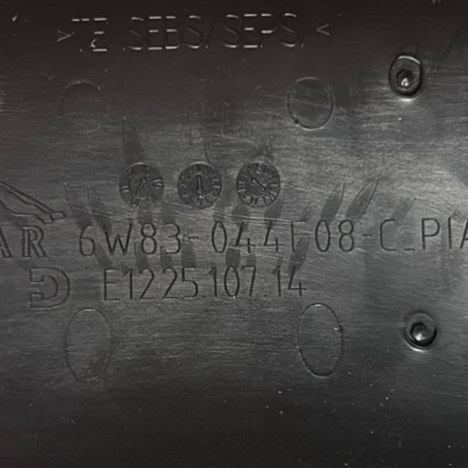 Rivestimento Cruscotto Inferiore Jaguar XJ (X351) cod.6W83 - 044F08 - C (2009 > 2019) - F&P CRASH SRLS - Ricambi Usati