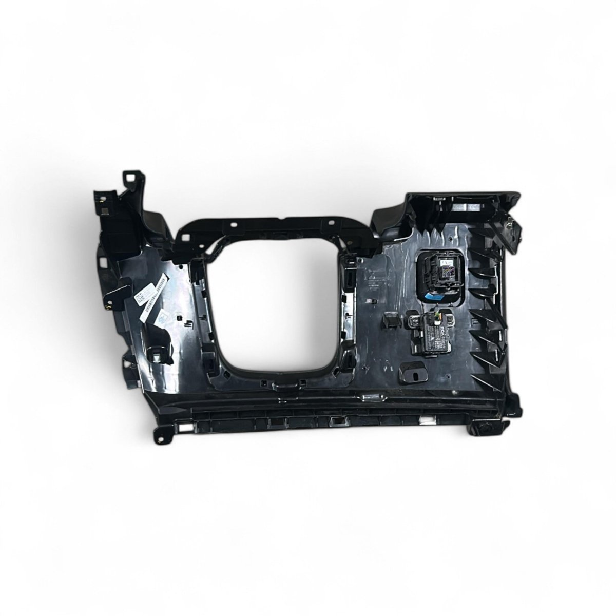 Rivestimento cruscotto inferiore Maserati Grecale (M182) cod.670167263 (2022 > ) + pulsante freno a mano / di stazionamento - F&P CRASH SRLS - Ricambi Usati