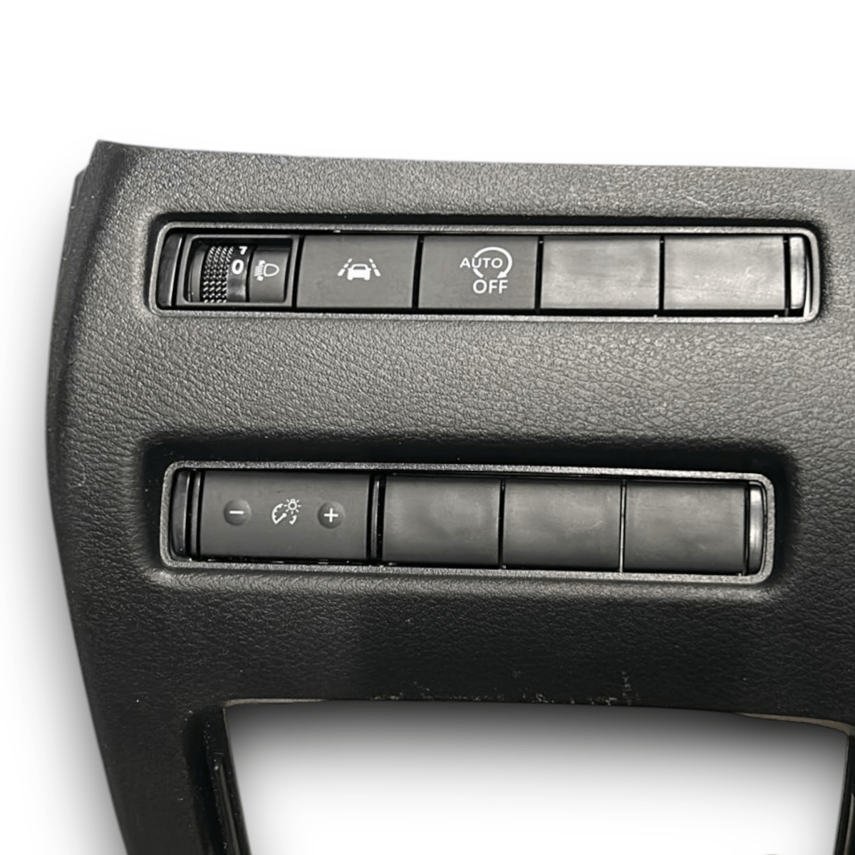 Lower dashboard cover nissan qashqai j11 code:681066un0a (2016 > 2021) - F&P CRASH SRL - Used Parts