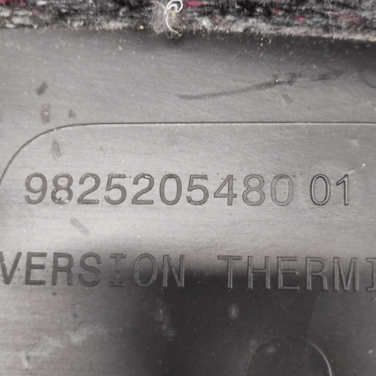 Rivestimento destro tunnel centrale peugeot 2008 cod: 982520548001 (2019 - ) - F&P CRASH SRLS - Ricambi Usati