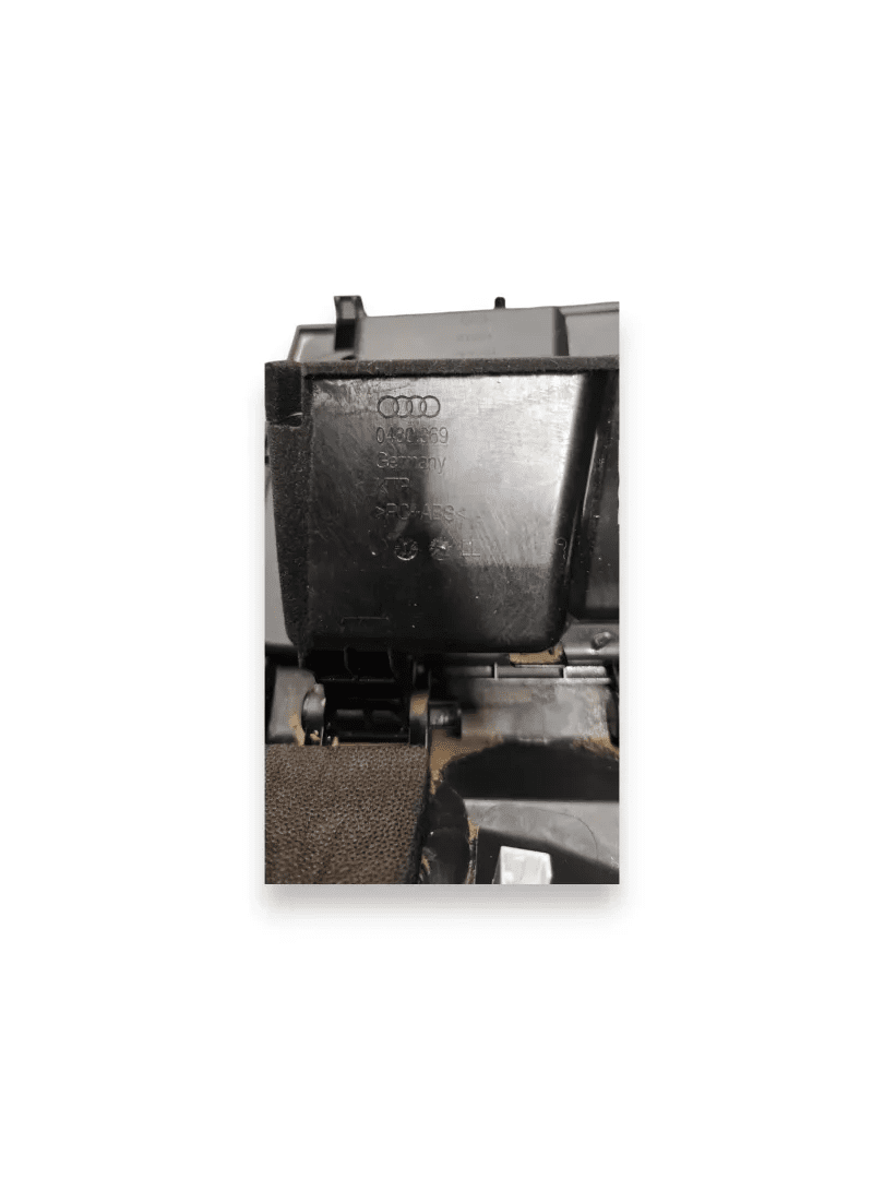Dettaglio Rivestimento inferiore cruscotto sinistro Audi Q3 F3B dal 2018 cod. 0480369 - foto 3