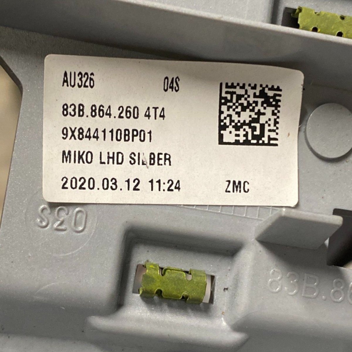 Automatic gear shift cover audi q3 f3 (2018 - ) Code: 83b8642604t4 - F&P CRASH SRLS - Used Parts