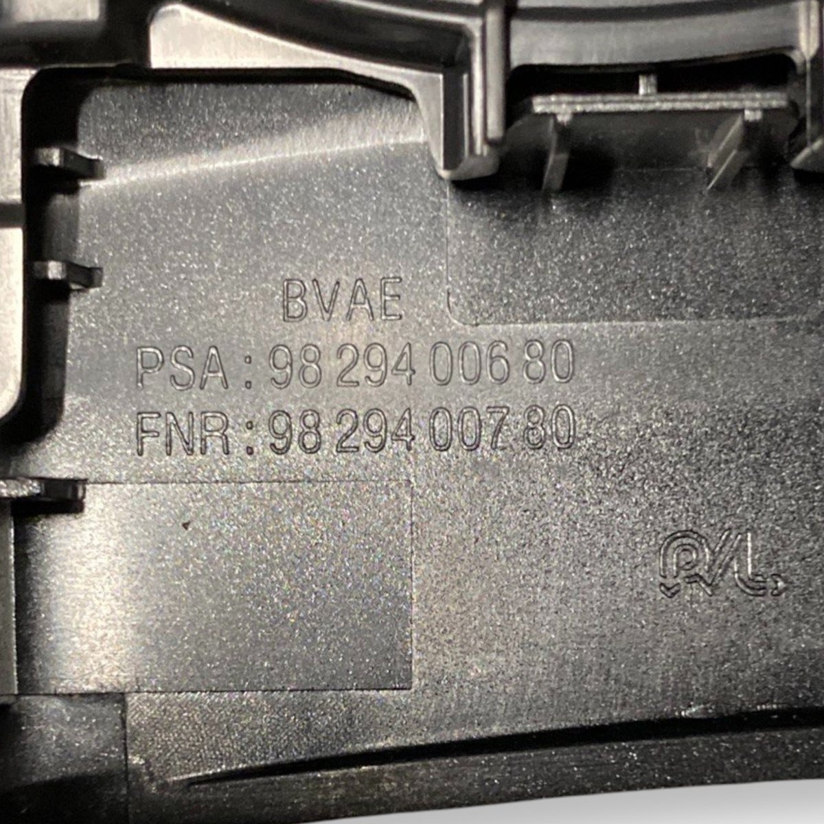 Rivestimento leva cambio automatico peugeot 208 ii (2019 - ) Cod: 9839699980 - F&P CRASH SRLS - Ricambi Usati