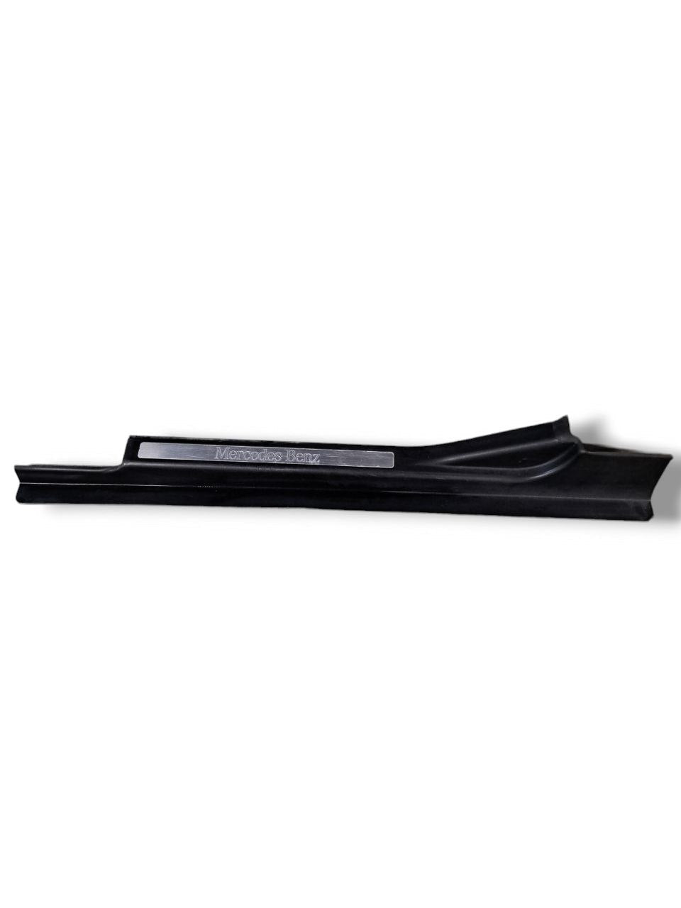 Cover / Molding Front Left Sill Mercedes - Benz Class C W203 (2005) COD:A2036800735 - F&P CRASH SRLS - Used Parts