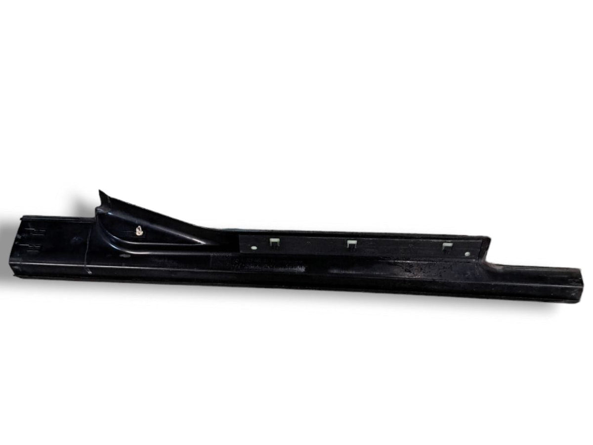 Cover / Molding Front Left Sill Mercedes - Benz Class C W203 (2005) COD:A2036800735 - F&P CRASH SRLS - Used Parts