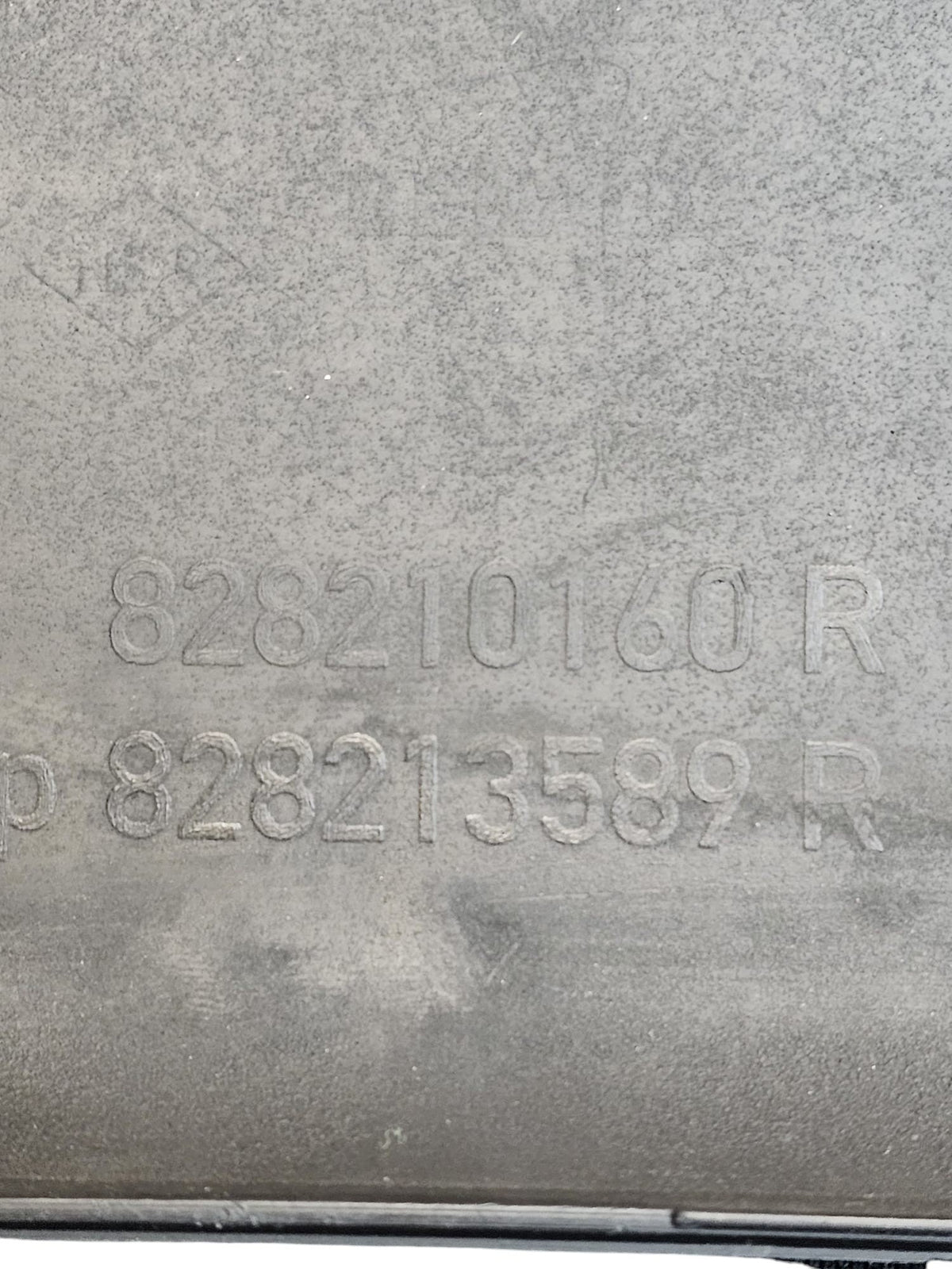 Rivestimento / Modanatura Esterno Laterale Sinistro Renault Master III Cod:828210160R (2010 - 2024) - F&P CRASH SRLS - Ricambi Usati