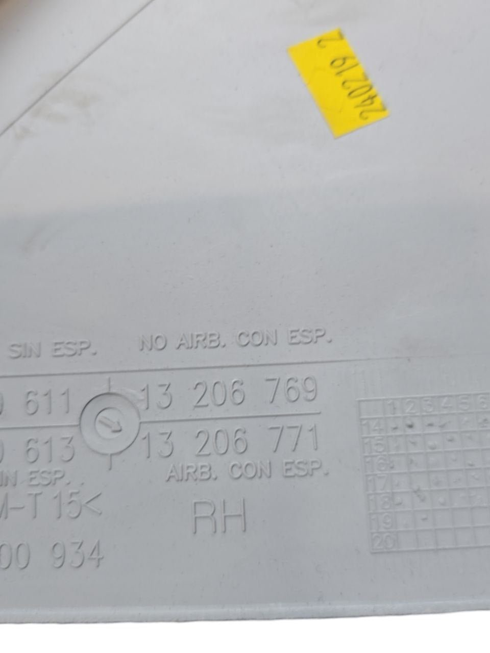 Interior Trim / Molding Right Column Cover Opel Corsa D (2006 - 2014) Code: 13206771 - F&P CRASH SRLS - Used Parts