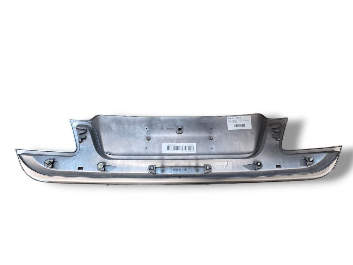 Rivestimento / Modanatura Porta Targa Bmw Serie 7 F01 - F02 ( 2008 - 2015 ) Cod : 51497186530 - F&P CRASH SRLS - Ricambi Usati