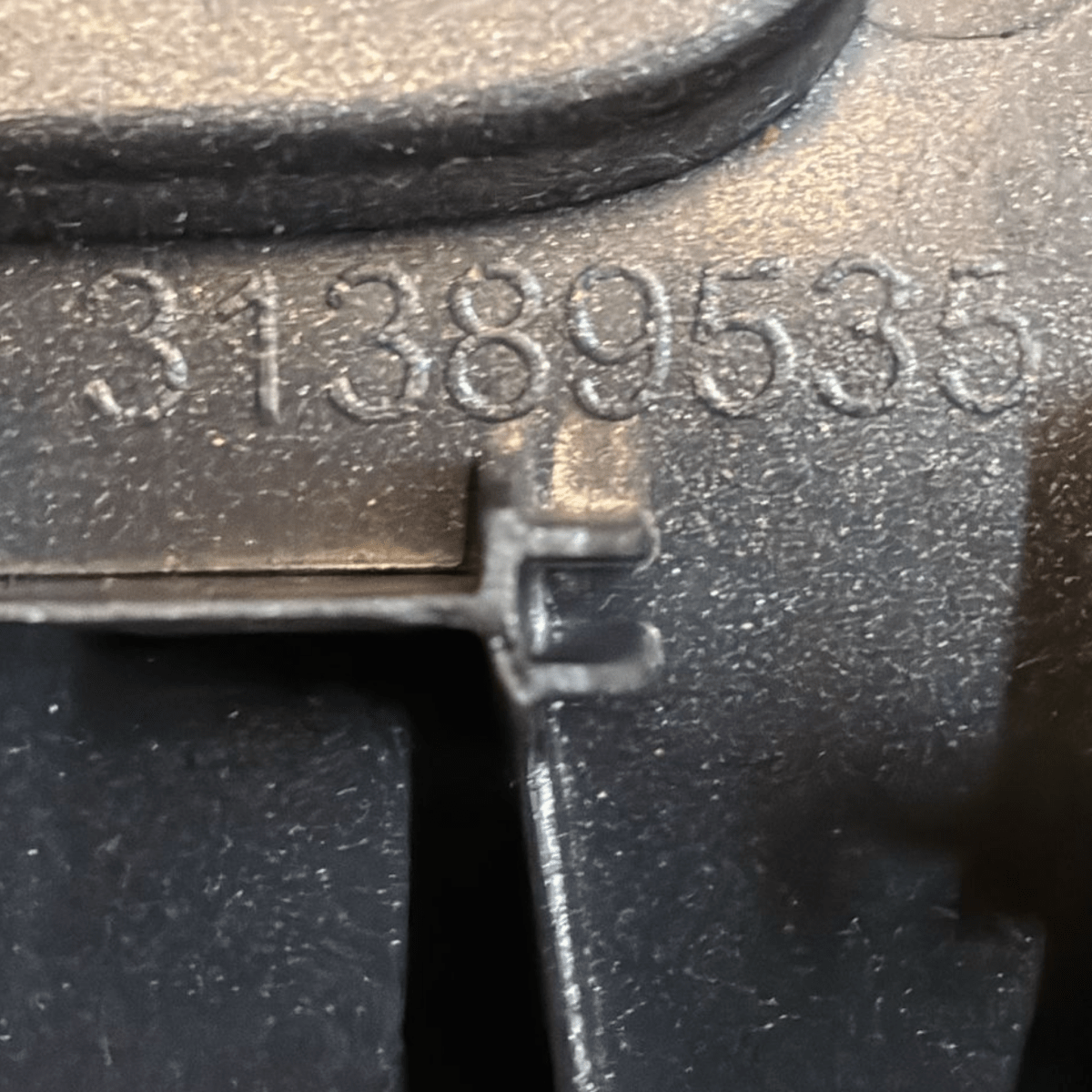 Rivestimento / modanatura quadro strumenti volvo v40 cod : 31389535 (2012 - 2019) - F&P CRASH SRL - Ricambi Usati