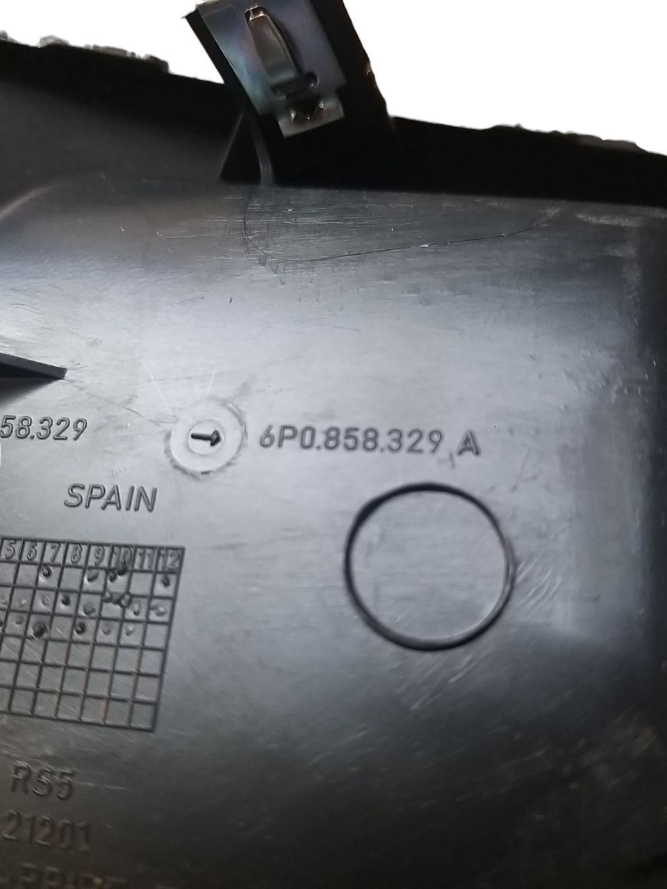 Rivestimento / Modanatura Tunnel Centrale Seat Ibiza ( 2015 - 2017 ) Cod : 6P0858329A - F&P CRASH SRLS - Ricambi Usati