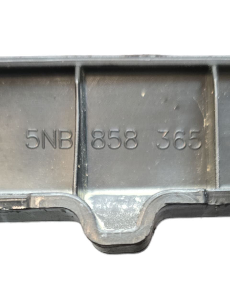 Coating / Molding Volkswagen Tiguan (2016 >) Code: 5NB858365 - F&P CRASH SRLS - Used Spare Parts