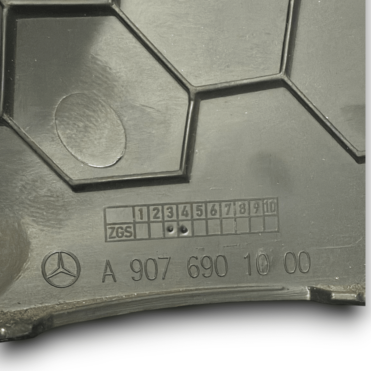 Rivestimento montante anteriore sinistro mercedes sprinter w910 cod : A9076901000 (2018 ->) - F&P CRASH SRL - Ricambi Usati