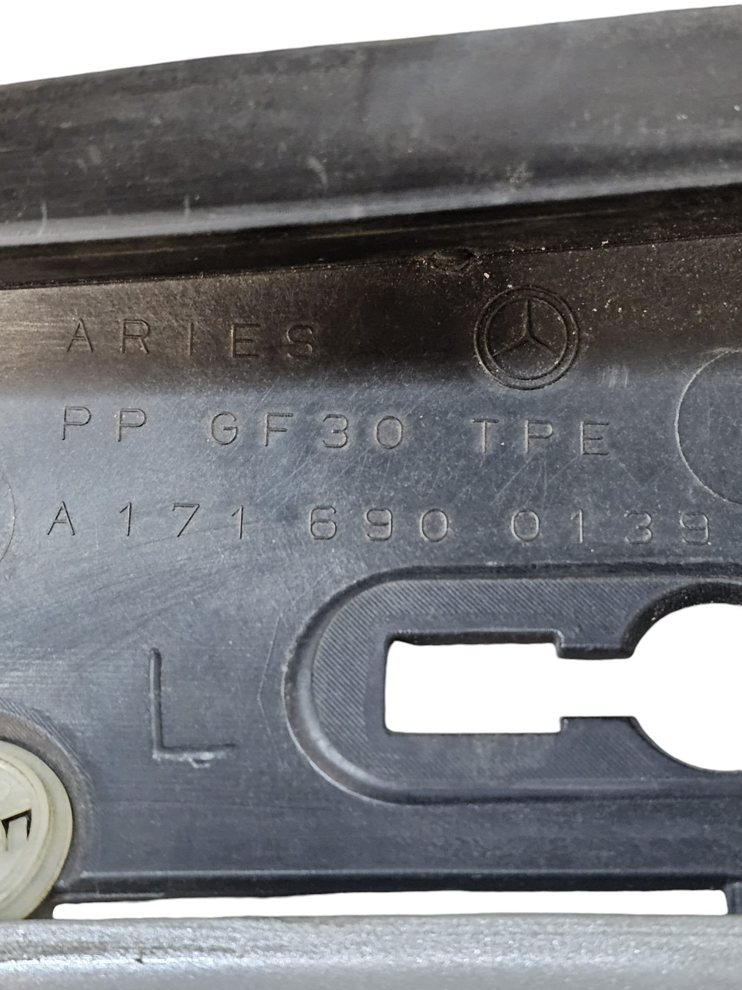 Rivestimento Montante Esterno Anteriore Sinistro Cod:A1716900139 Mercedes Classe SLK R171 (2004 - 2011) - F&P CRASH SRLS - Ricambi Usati