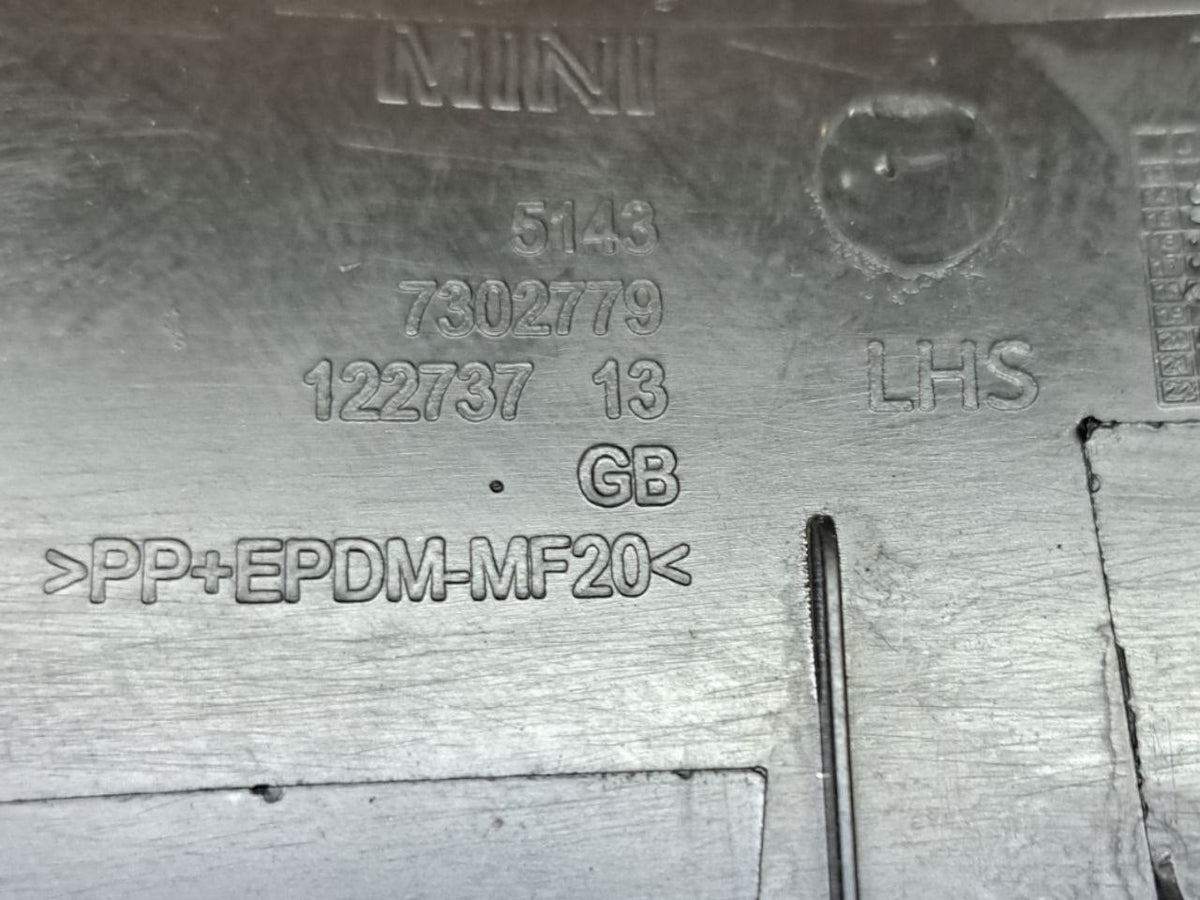 Rivestimento Montante posteriore sinistro Mini Cooper F56 (2019) COD:7302779 - F&P CRASH SRLS - Ricambi Usati