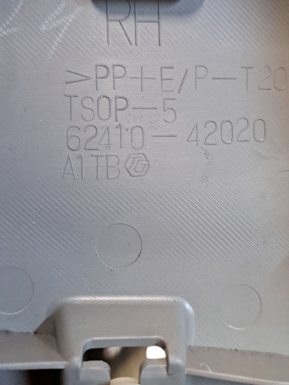 Upper Right Pillar Cover Toyota Rav 4 (2000 - 2006) CODE:62410 - 42020 - F&P CRASH SRLS - Used Parts