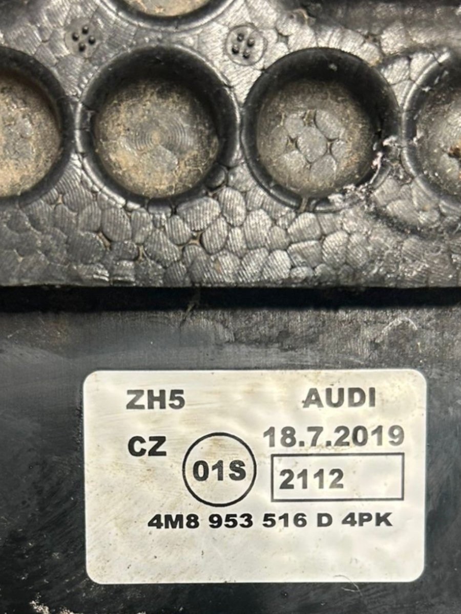 Rivestimento piantone audi q8 cod:4M8953516D (2018 > 2023) - F&P CRASH SRLS - Ricambi Usati