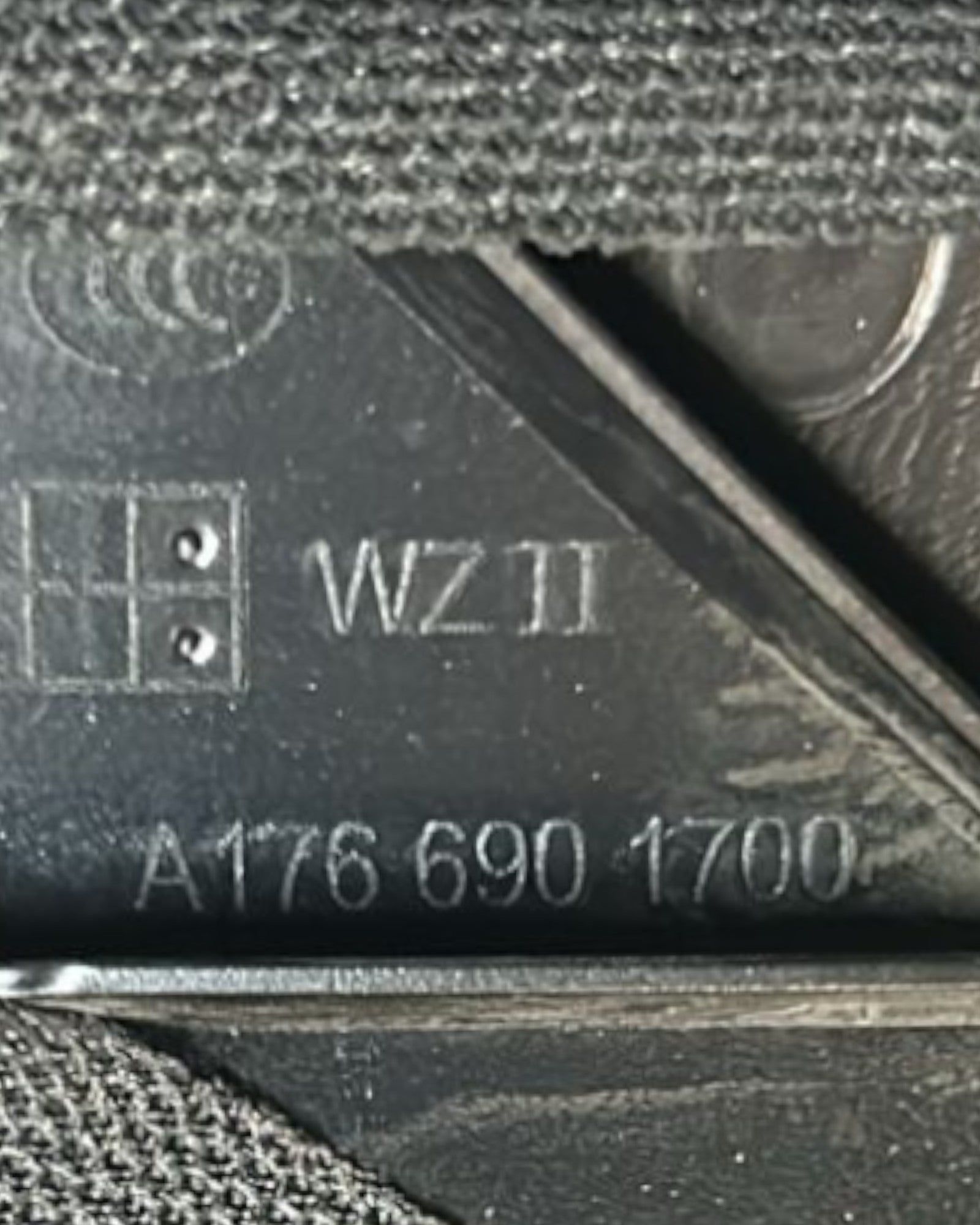 Rivestimento Pilastro A Anteriore Sinistro Mercedes Benz Classe A (W176) cod.A1766901700 (2012 > 2018) - F&P CRASH SRLS - Ricambi Usati
