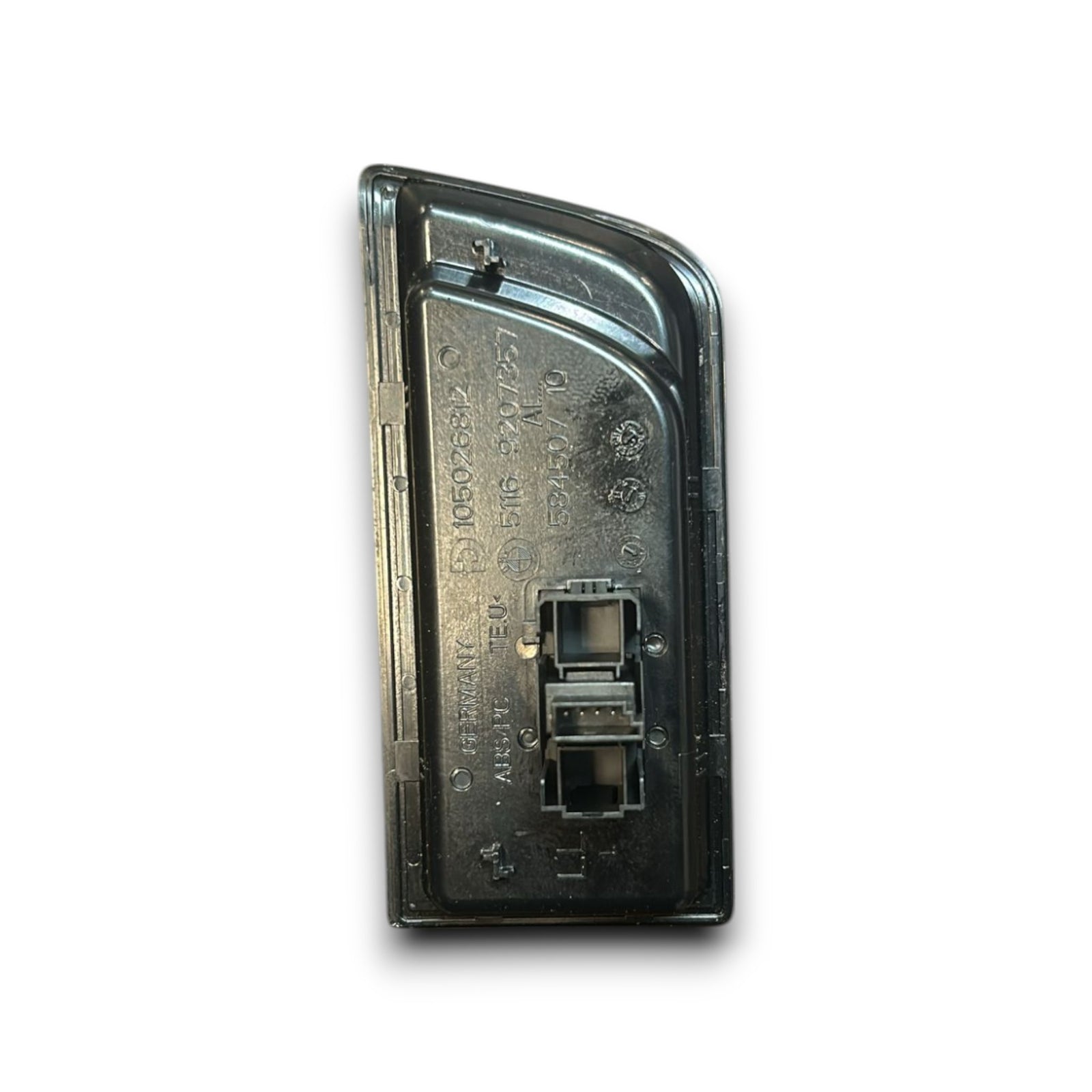 Cover + Socket / AUX Cable Entry BMW Series 1 (F20) code 105026812 (2011 > 2019) - F&P CRASH SRLS - Used Parts
