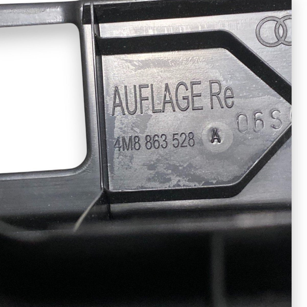 Right shelf cover (dx) trunk Audi Q8 (2018 - 2023) Code: 4m8863528 - F&P CRASH SRLS - Used Parts