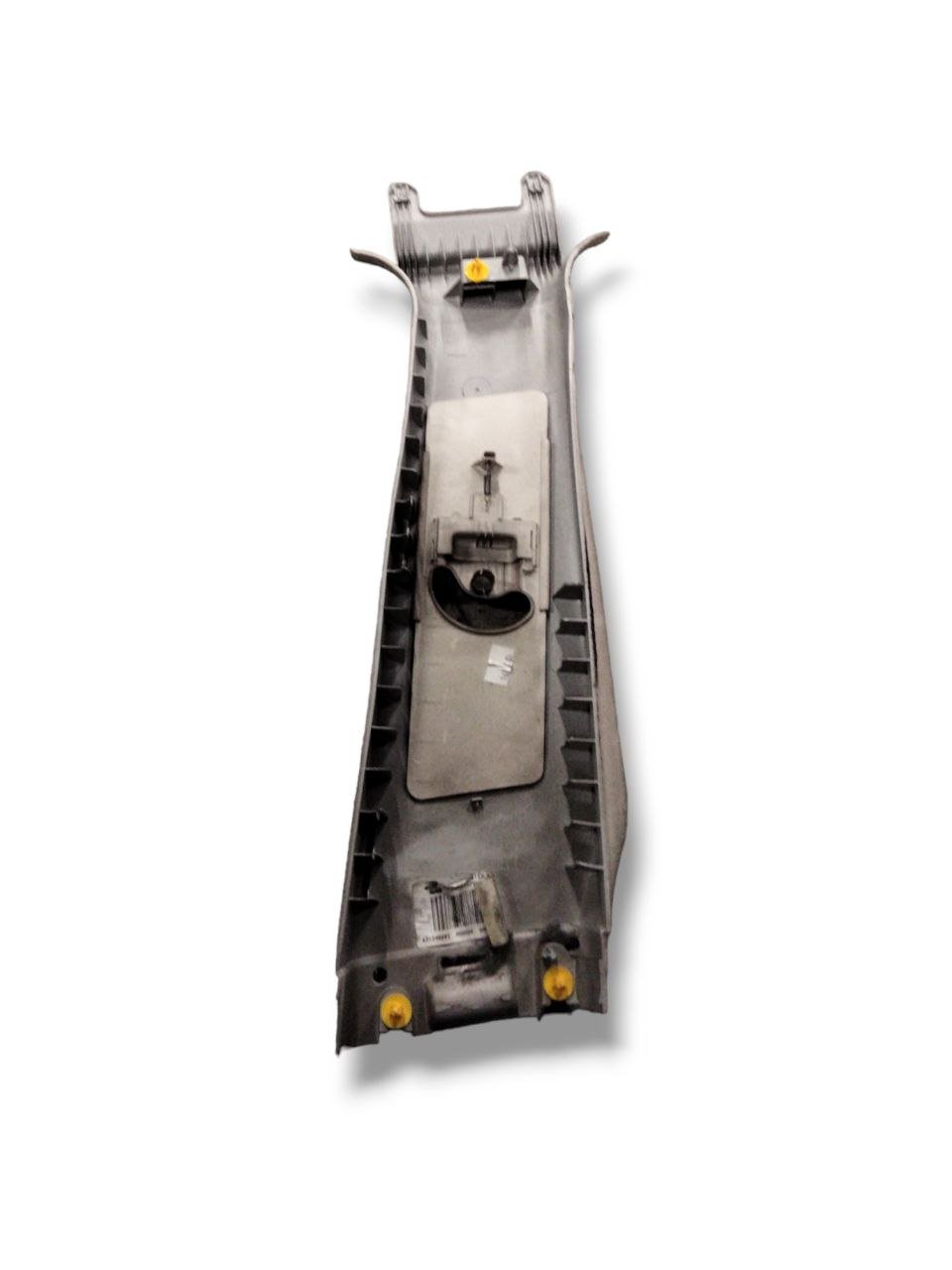 Upper cover left pillar Range / Land Rover Sport L320(2005 - 2012) code.631240092 - F&P CRASH SRLS - Used Parts
