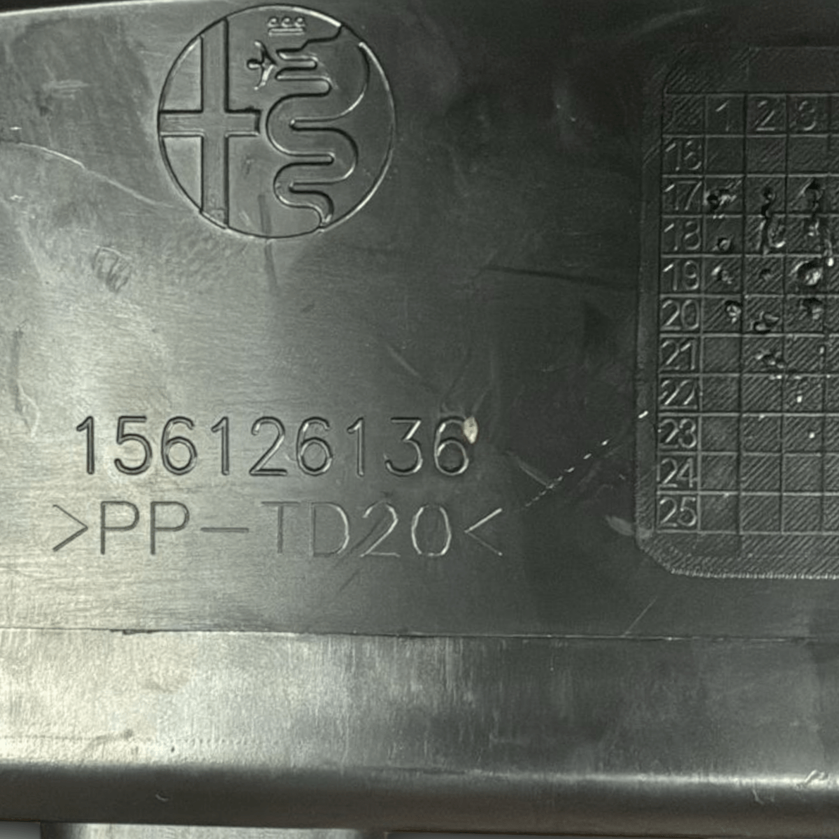 Central tunnel cover alfa romeo stelvio code: 156126136 (2016 - >) + usb port - F&P CRASH SRL - Used Parts