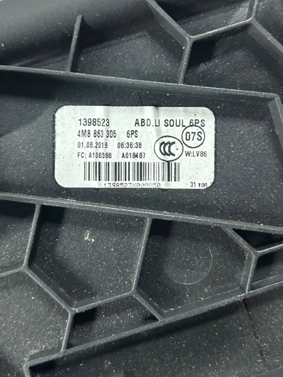 Central tunnel covering left side audi q8 code:4M8863305 (2018 > 2023) - F&P CRASH SRLS - Used Parts
