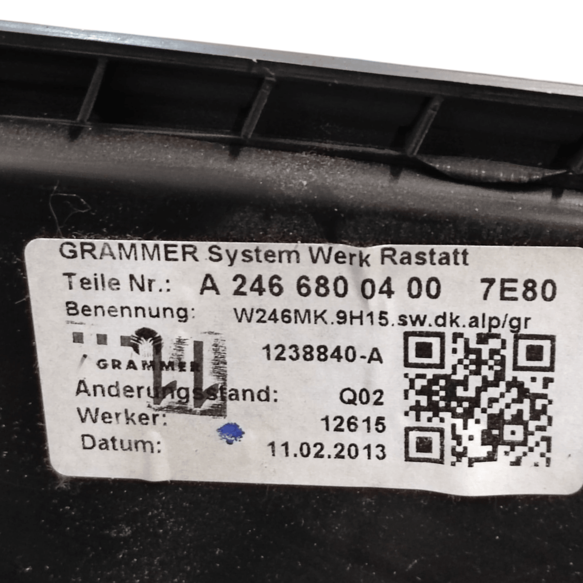 Rivestimento Tunnel Centrale Mercedes - Benz Classe B W246 COD: A2466800400 (2011 - 2018) - F&P CRASH SRLS - Ricambi Usati