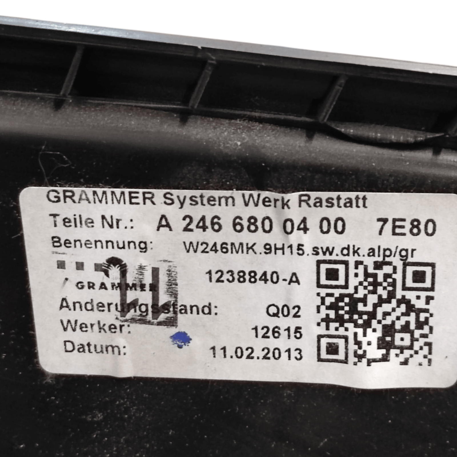Rivestimento Tunnel Centrale Mercedes - Benz Classe B W246 COD: A2466800400 (2011 - 2018) - F&P CRASH SRLS - Ricambi Usati