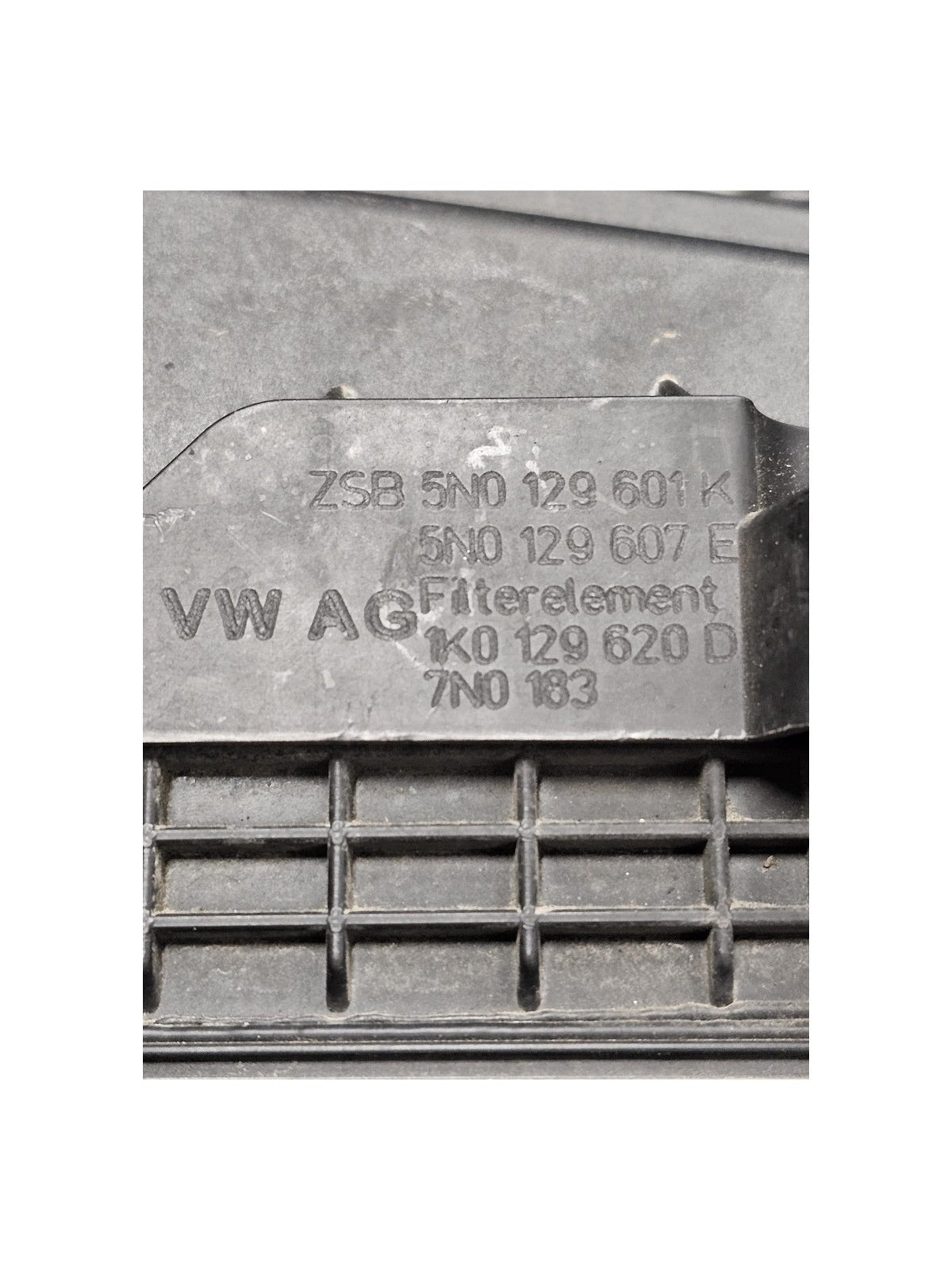 Air filter box / Volkswagen Tiguan 5N 2.0 Diesel filter box Code:5N0129601K (2007 - 2016) - F&P CRASH SRLS - Used Parts