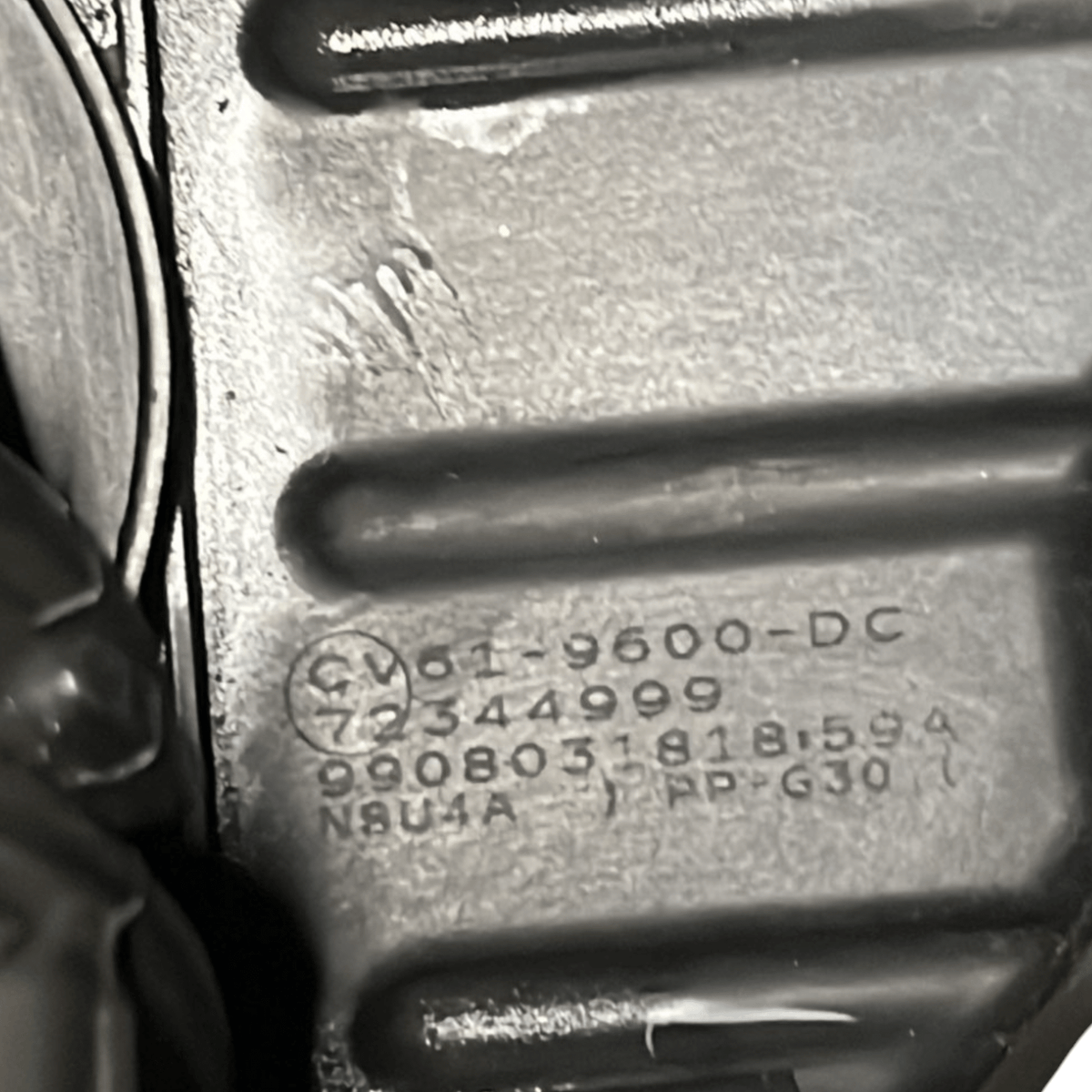 Air Filter Box Ford Kuga II code:72344999 (2012 >2020) - F&P CRASH SRLS - Used Parts
