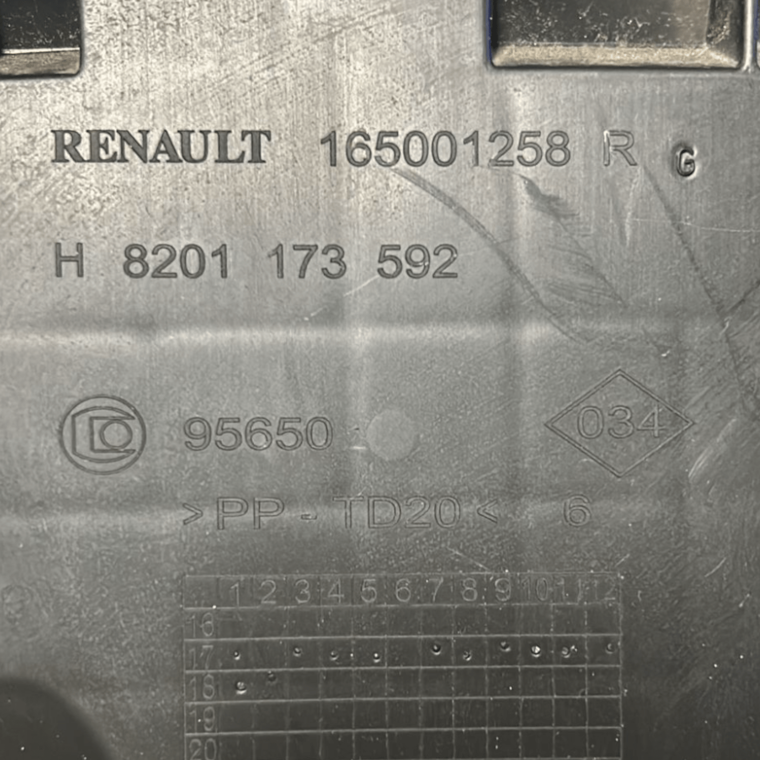 Air Filter Box Renault Clio IV 0.9 Petrol code:165001258R (2012 > 2021) - F&P CRASH SRLS - Used Parts