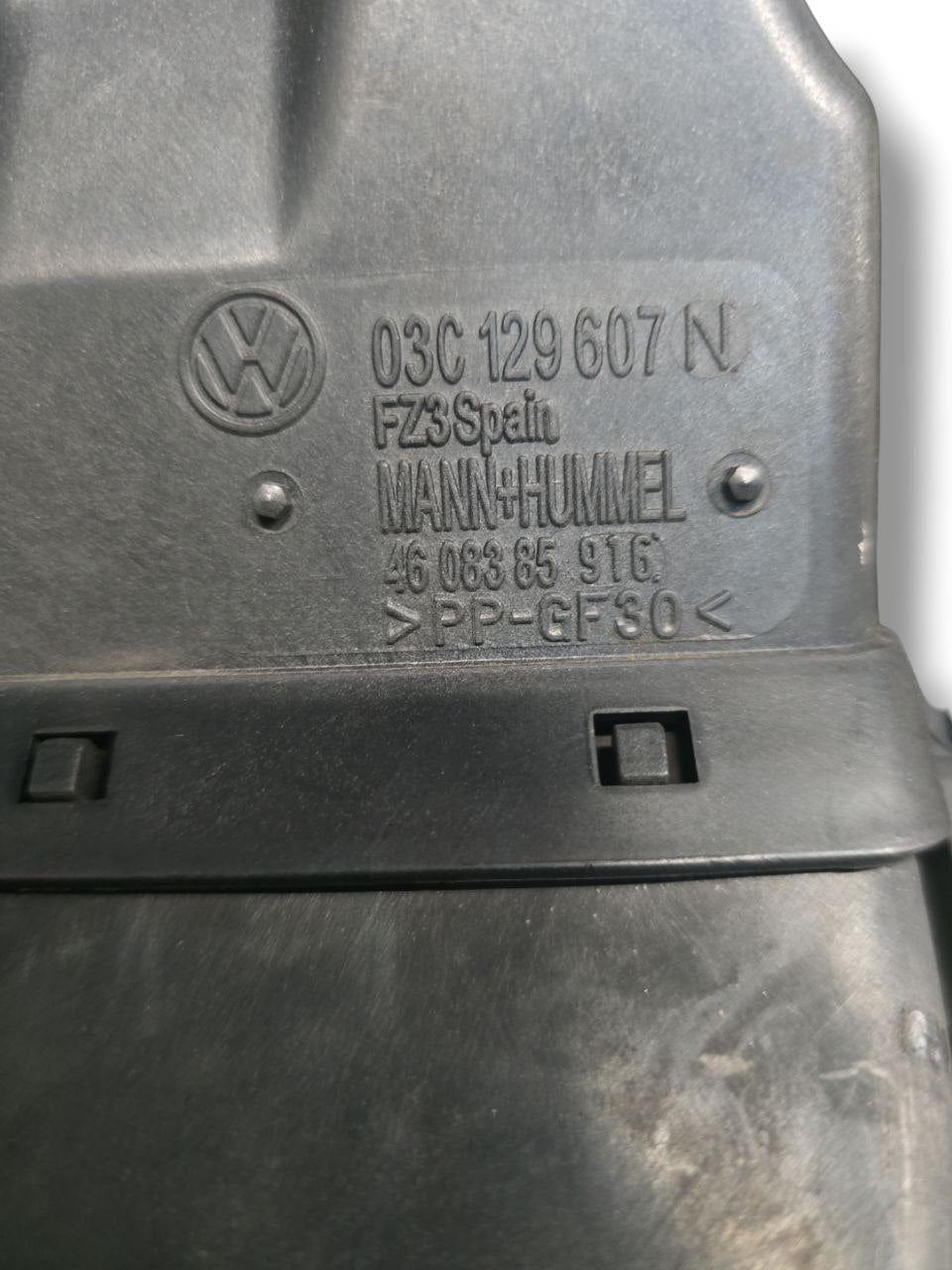 Scatola Filtro Volkswagen Golf V ( 2004 - 2008 ) Cod : 03C129607N - F&P CRASH SRLS - Ricambi Usati