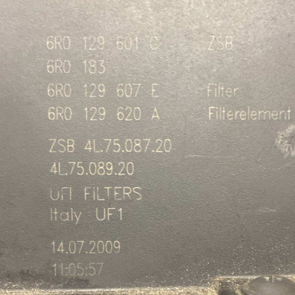 Volkswagen Polo V filter box cod. 4l.75.089.20 1.6 diesel (2009 > 2017) + mass air flow sensor - F&P CRASH SRL - Used Parts