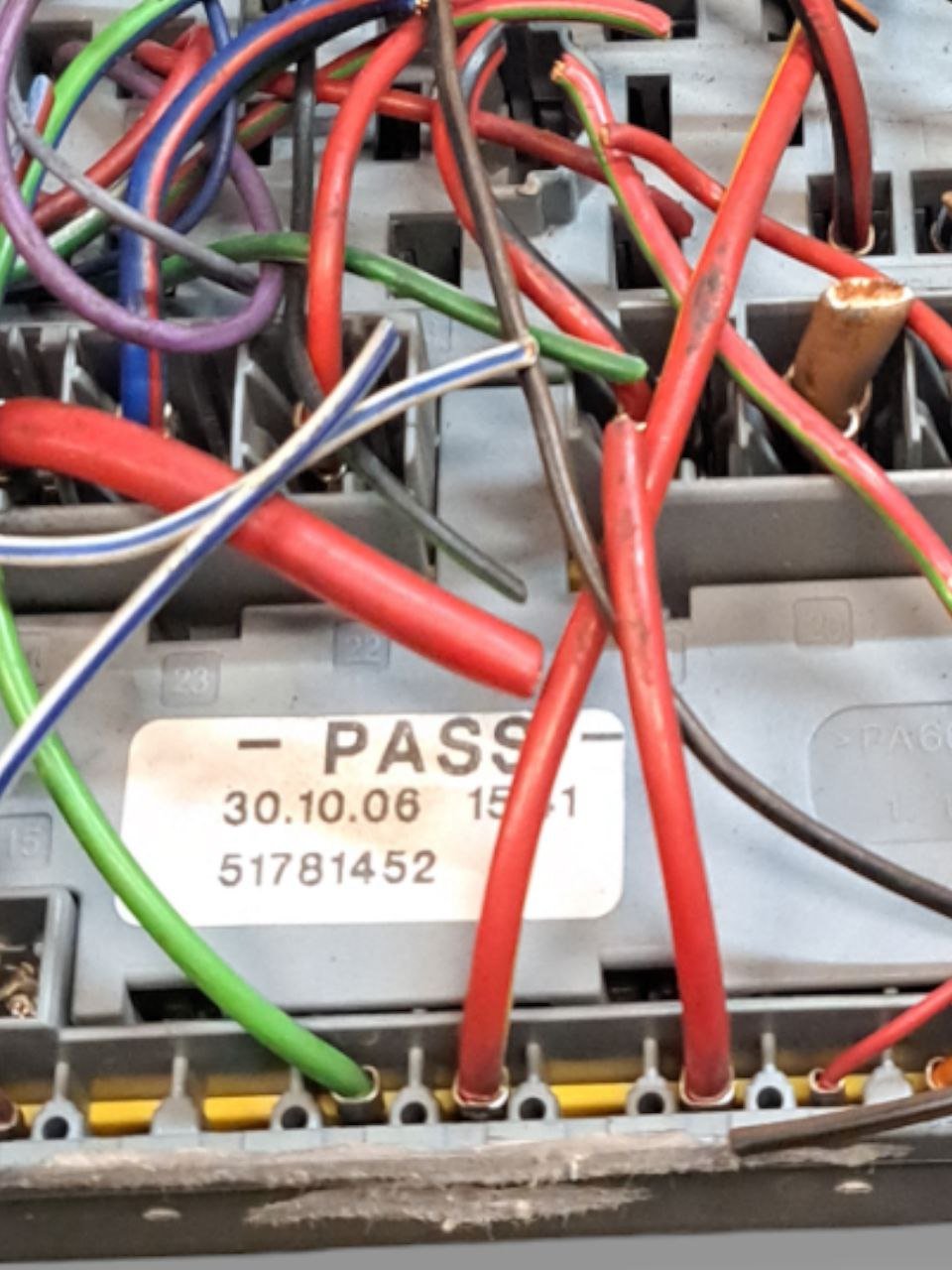 Fuse Box / Fuse Holder Unit Fiat Panda 169 1.2 Petrol (2006) CODE:51781452 - F&P CRASH SRLS - Used Parts