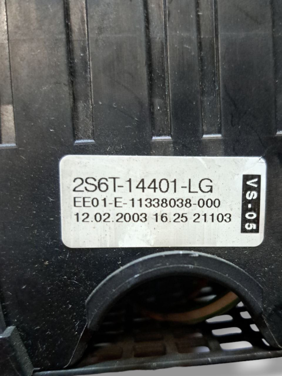 Scatola Fusibili Centralina Portafusibili Ford Fiesta mk5 1.4 Diesel (2002 - 2008) COD:2S6T - 14401 - LG - F&P CRASH SRLS - Ricambi Usati