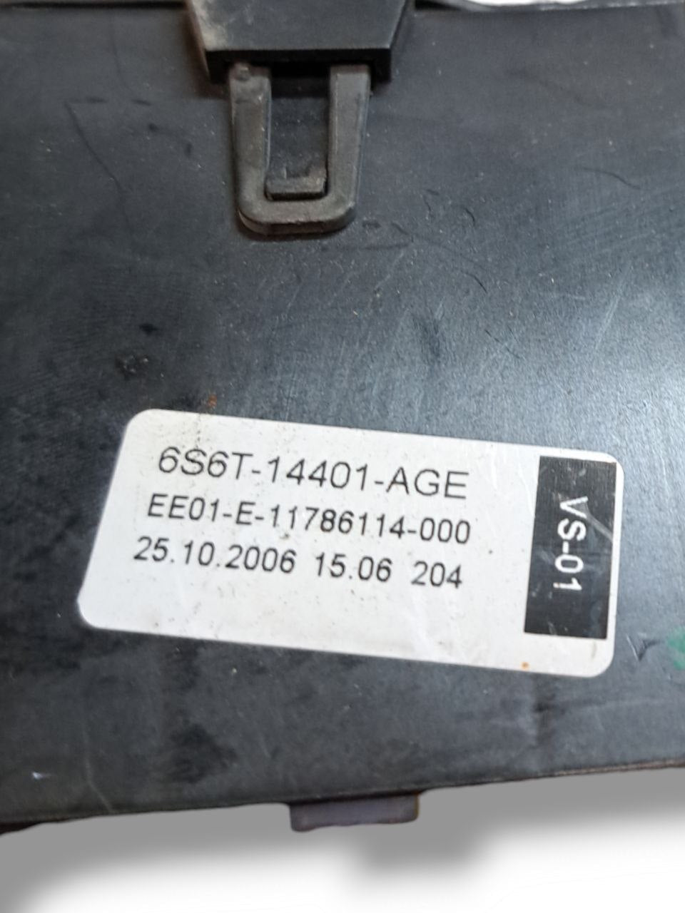 Scatola Fusibili Centralina Portafusibili Ford Fiesta mk5 1.4 Diesel (2002 - 2008) COD:6S6T - 14401 - AGE - F&P CRASH SRLS - Ricambi Usati