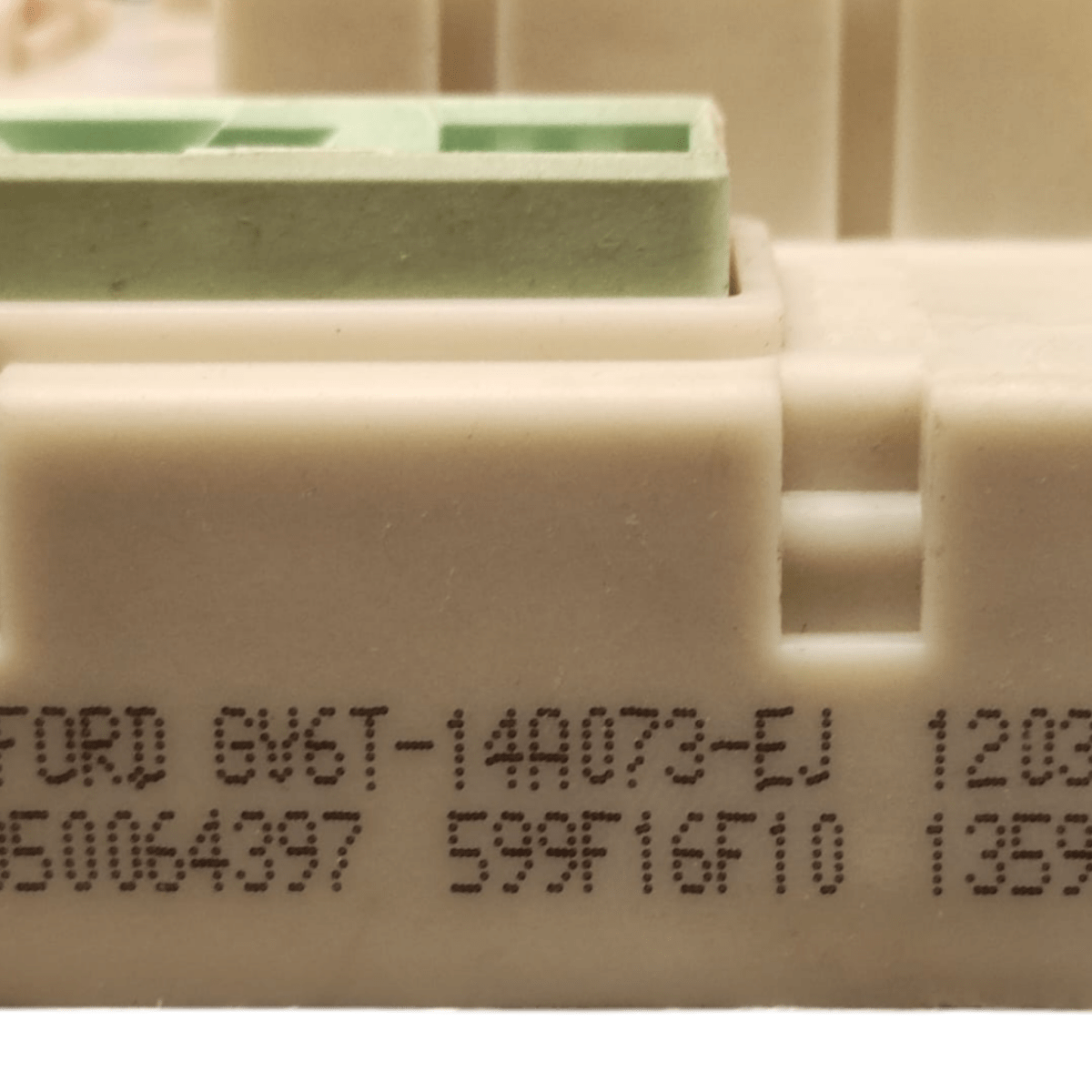 Scatola Fusibili Ford Kuga II 1.5 Diesel COD: GV6T14A073EJ (2012 - 2020) - F&P CRASH SRLS - Ricambi Usati
