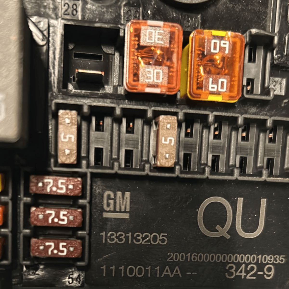 Scatola Fusibili Opel Astra J 1.7 Diesel cod:13313205 (2009 > 2015) - F&P CRASH SRLS - Ricambi Usati