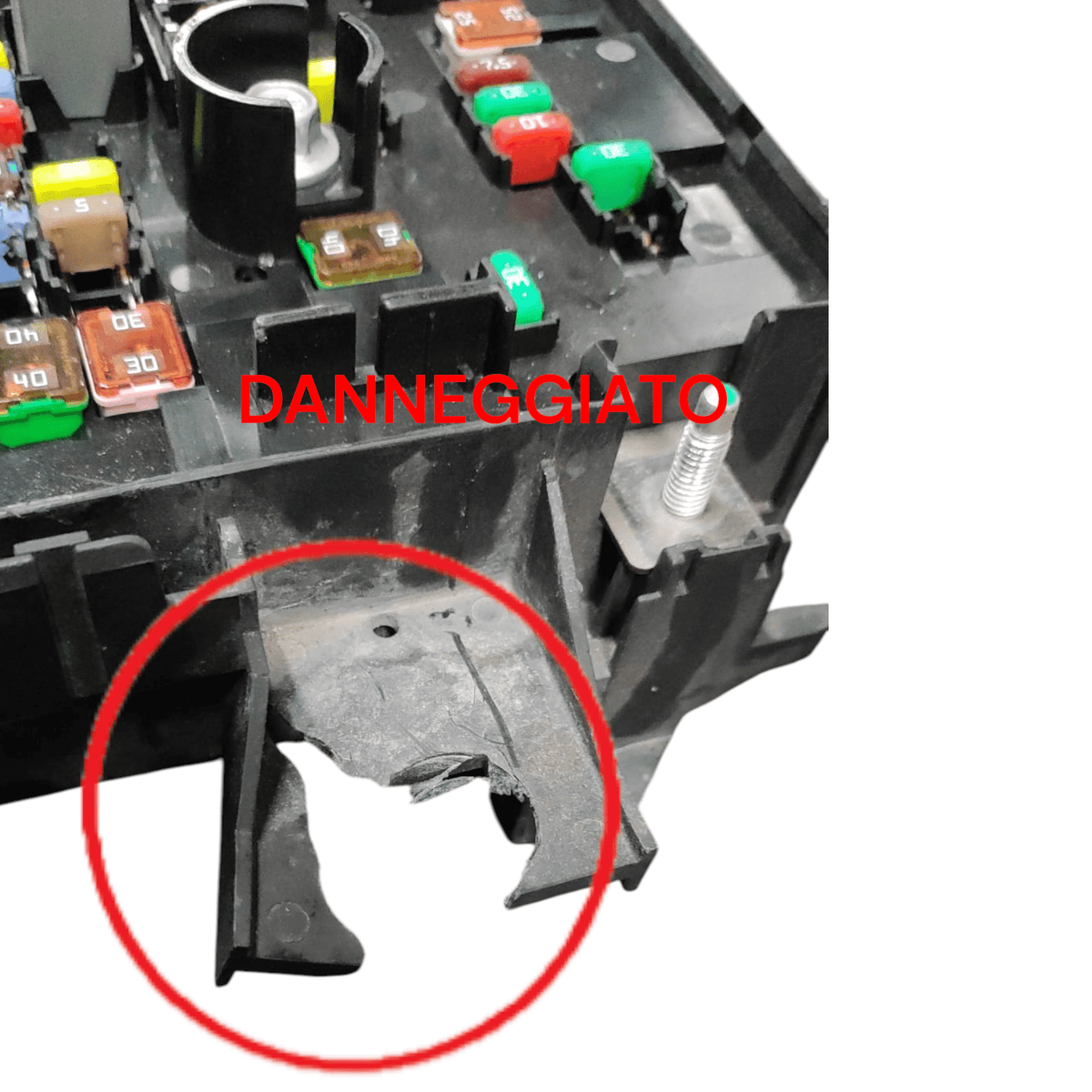 Scatola Fusibili Opel Corsa E 1.4 Benzina COD: 39068005 (2014 - 2019) - F&P CRASH SRLS - Ricambi Usati