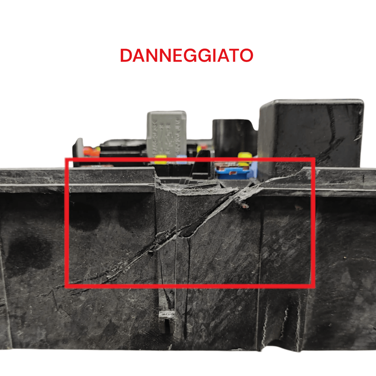 Scatola Fusibili Opel Corsa E 1.4 Benzina COD: 39068005 (2014 - 2019) - F&P CRASH SRLS - Ricambi Usati