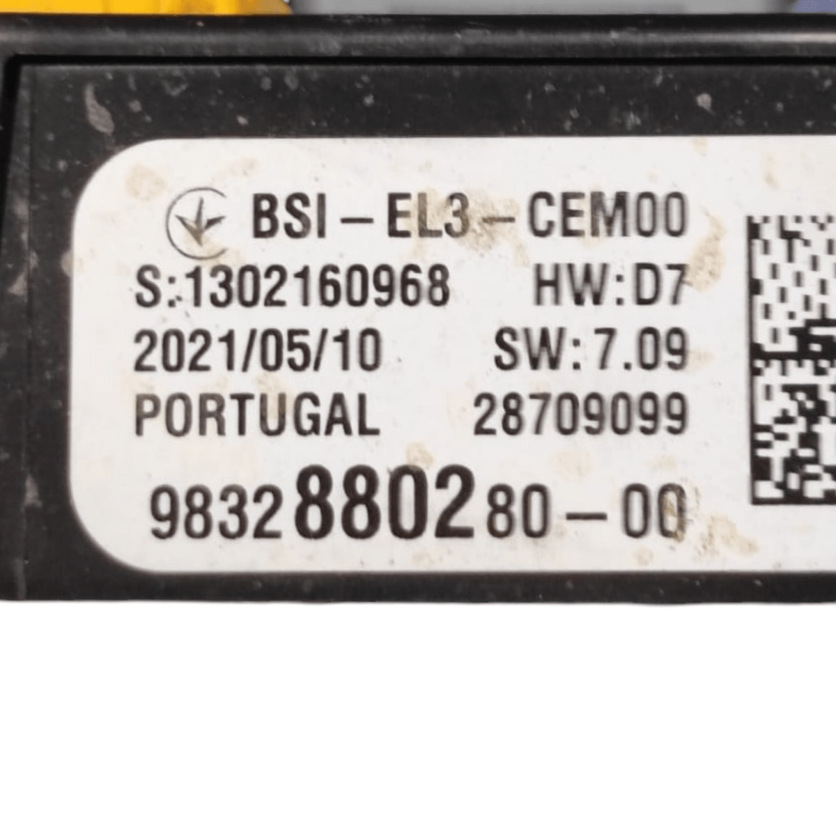 Scatola fusibili opel corsa f (elettrica) cod: 983288028000 (2019 - ) - F&P CRASH SRL - Ricambi Usati