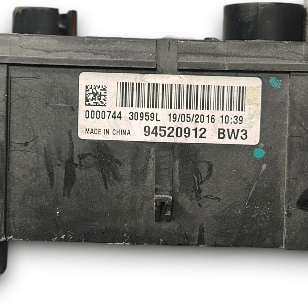 Scatola fusibili opel mokka a 1.6 diesel cod:94520912 (2012 > 2019) - F&P CRASH SRL - Ricambi Usati