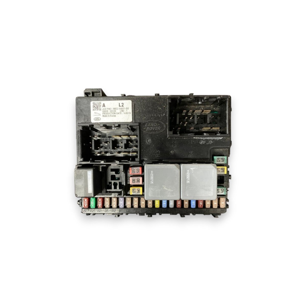 Range Rover Vogue L460 3.0 Diesel / Hybrid Fuse Box (2022 - ) Code: M8E2 - 14A074 - BB - F&P CRASH SRL - Used Parts