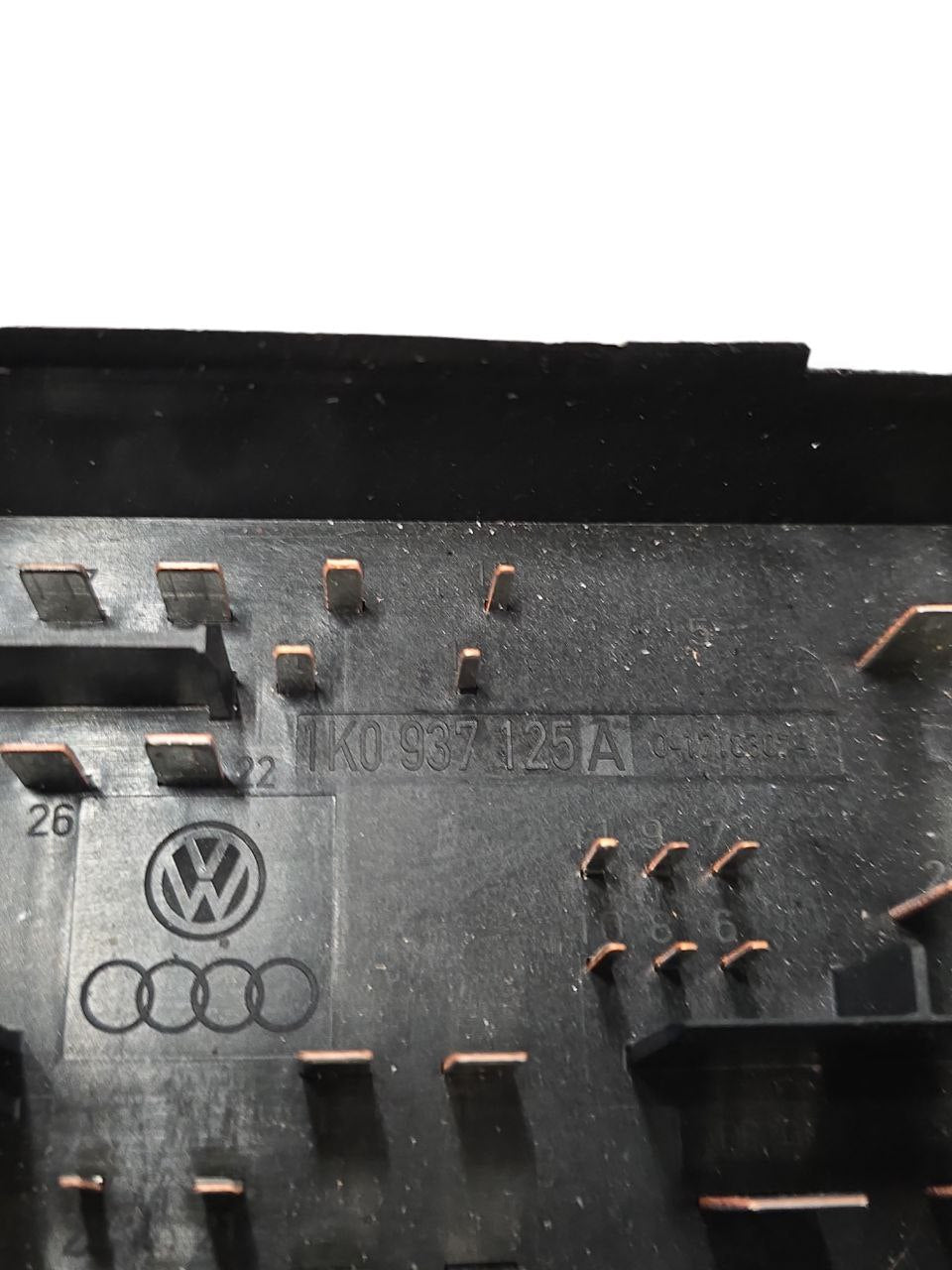 SCATOLA PORTA FUSIBILI VOLKSWAGEN GOLF V 1.9 DIESEL (2003 - 2008) Cod : 1K0937125A - F&P CRASH SRLS - Ricambi Usati