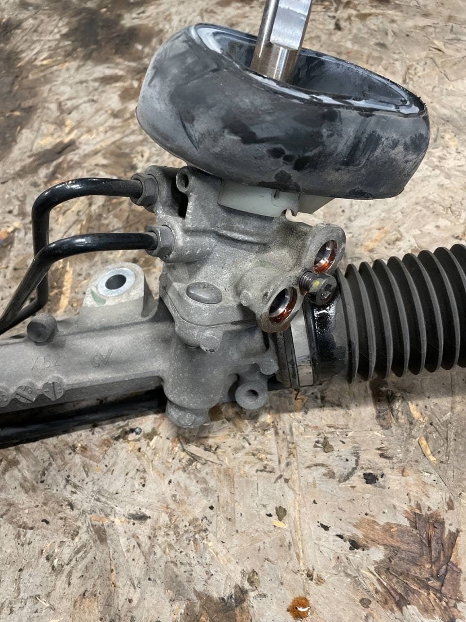 Scatola sterzo dacia sandero / logan 1.5 dci 490014306r - F&P CRASH SRLS - Ricambi Usati