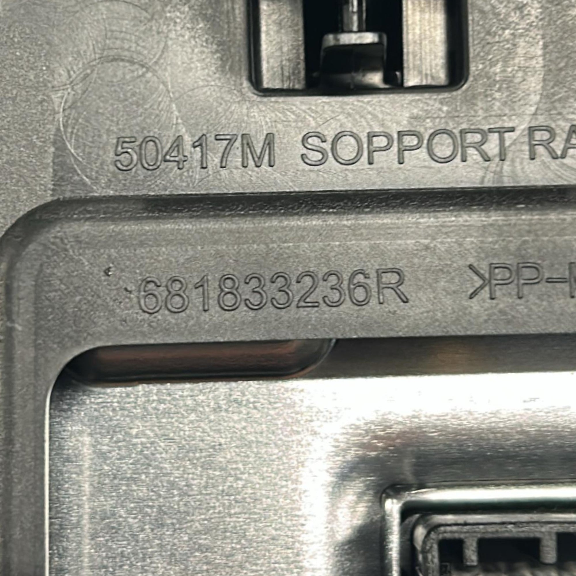 Schermo / Display Renault Megane IV cod.681833236R (2015 > ) - F&P CRASH SRLS - Ricambi Usati
