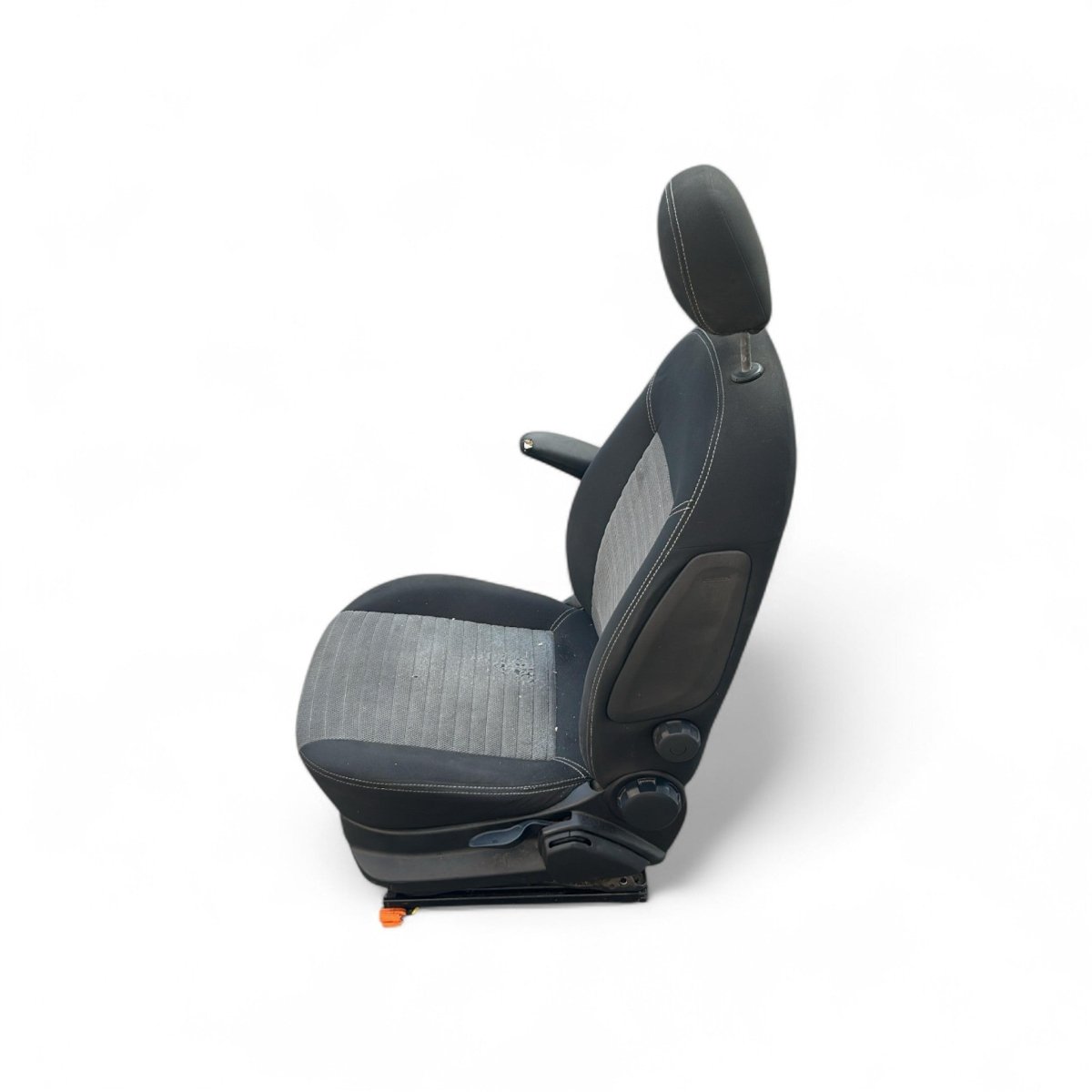 Sedile anteriore guidatore Fiat Fiorino (2007 > ) in stoffa nero e grigio - F&P CRASH SRLS - Ricambi Usati