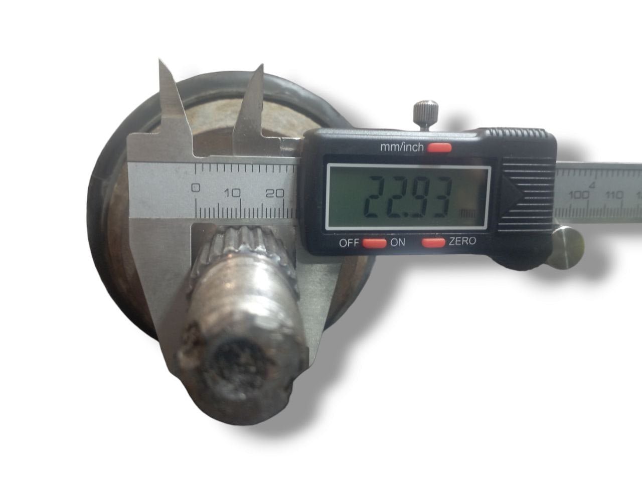 Half shaft / Engine Shaft Manual 5 Forward Gears Right (dx) Peugeot 208 1.6 Diesel (2016) code: 9686025480 - F&P CRASH SRLS - Used Parts