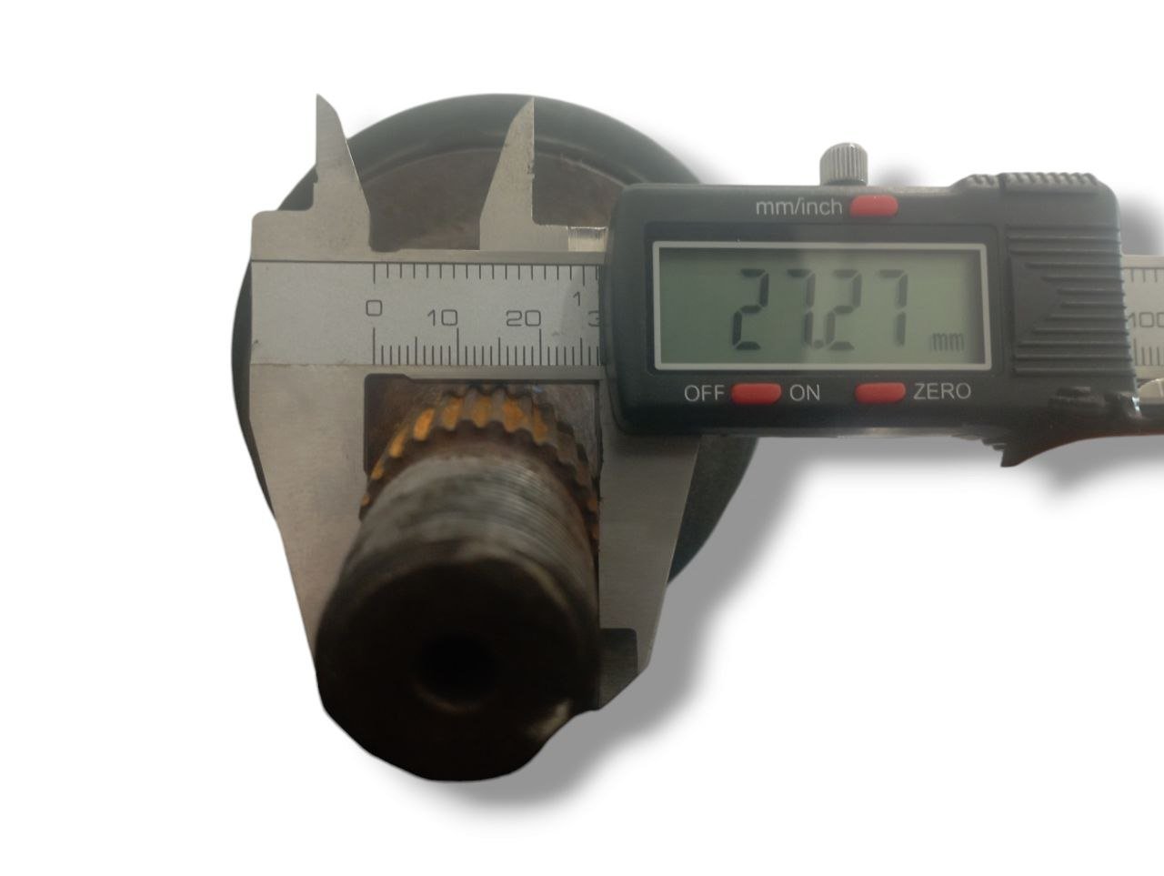Drive shaft / Engine shaft Manual 5 Forward gears right (dx) Peugeot 307 1.6 Diesel (2004) code: 9637117880 - F&P CRASH SRLS - Used Parts